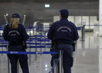 Αεροδρόμιο «Ελευθέριος Βενιζέλος»: Χειροπέδες σε 32χρονο με χιλιάδες πακέτα τσιγάρων