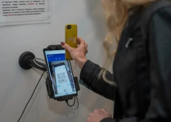 Ποιοι εργαζόμενοι εντάσσονται στην ψηφιακή κάρτα εργασίας [αναλυτικοί πίνακες]