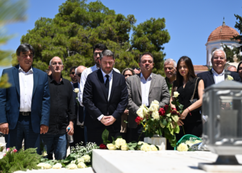 Τριάντα χρόνια χωρίς τον Ανδρέα Παπανδρέου – Φόρος τιμής από τον Νίκο Ανδρουλάκη και στελέχη του ΠΑΣΟΚ