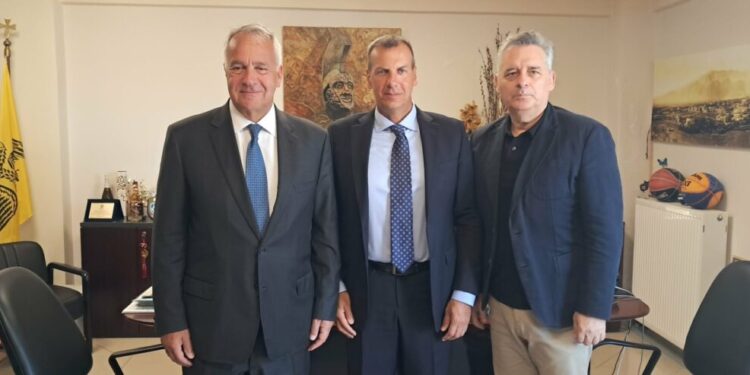 Τον πρώην Υπουργο κ.Μάκη Βορίδη συνόδευσε ο Γεν.Γραμμτέας της Αποκεντρωμένης κ.Δημήτρης Κατσαρός σε περιοδεία στην Λακωνία
