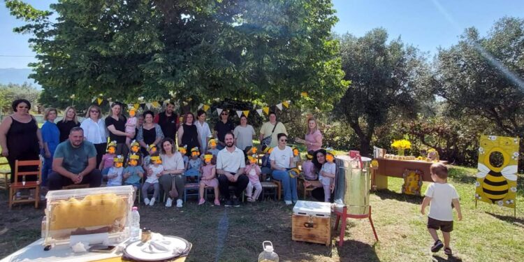Βιωματική δράση για την Παγκόσμια Ημέρα Μέλισσας στον 8ο Δημοτικό Βρεφονηπιακό Σταθμό Δήμου Αγρινίου.
