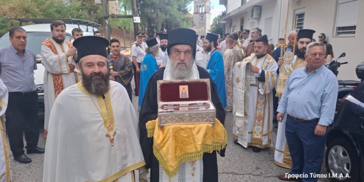 Το Ιερό Λείψανο του Αγίου Αρσενίου του Καππαδόκου υποδέχτηκε η Ενορία της Αγίας Παρασκευής Αγρινίου