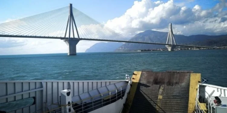 22χρονη τραυματίστηκε σε πλοίο προς το Αντίρριο – Διακομίστηκε στο νοσοκομείο