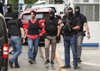 Marfin: Προθεσμία για την Τρίτη πήραν οι δύο συλληφθέντες – Κατηγορούνται για ανθρωποκτονία κατά συρροή