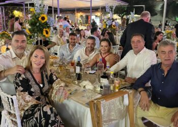 Γλέντι, τραγούδια και πολιτικές παρουσίες – Η βάφτιση του μικρού Ηλία έγινε talk of the town στο Ξηρόμερο