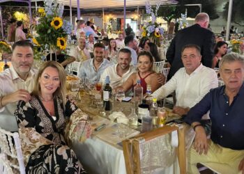Γλέντι, τραγούδια και πολιτικές παρουσίες – Η βάφτιση του μικρού Ηλία έγινε talk of the town στο Ξηρόμερο
