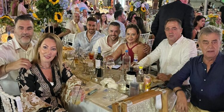 Γλέντι, τραγούδια και πολιτικές παρουσίες – Η βάφτιση του μικρού Ηλία έγινε talk of the town στο Ξηρόμερο