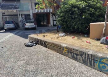 Αγρίνιο: Το νυχτερινό “γλέντι” άφησε πίσω του μόνο σκουπίδια