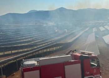 Φωτιά στην Μπαμπίνη Ξηρομέρου, σηκώθηκαν τρία εναέρια – ΝΕΟΤΕΡΑ (ΦΩΤΟ)