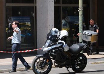 Τηλεφώνημα για βόμβα στο προξενείο της Γαλλίας και το ΕΒΕΑ στο κέντρο της Αθήνας