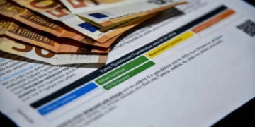 Σταθερά ξεκίνησαν τον Ιούλιο τα πράσινα τιμολόγια ρεύματος