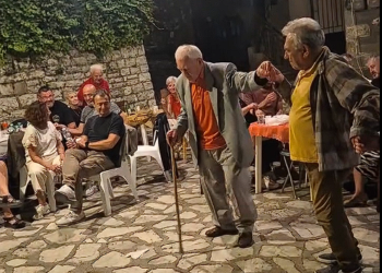 Αιτωλ/νία: Με τη μαγκούρα στο χέρι και την παράδοση στην καρδιά!
