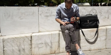 Ελληνικό Δημοσιονομικό Συμβούλιο: Στα 18.000 ο μέσος ακαθάριστος ετήσιος μισθός έναντι 39.808 ευρώ στην Ευρώπη
