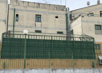 Αγρίνιο: 24χρονος Ρομά υπόδικος προκάλεσε επεισόδιο στα κρατητήρια – έβριζε κι έσπασε πόρτες