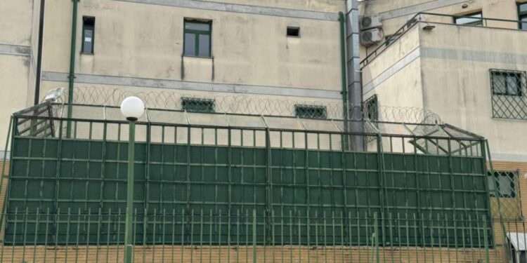 Αγρίνιο: 24χρονος Ρομά υπόδικος προκάλεσε σοβαρό επεισόδιο στα κρατητήρια