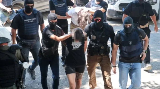 Θεσσαλονίκη: Ενώπιον της εισαγγελέως Πρωτοδικών οι 3 συλληφθέντες για την εμπρηστική επίθεση στο σπίτι της οικογένειας Νέστορα