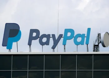 Πρόταση-μαμούθ για την εξαγορά της Paypal – Πάνω από 53 δισ. δολάρια προσφέρουν Stripe και Advent
