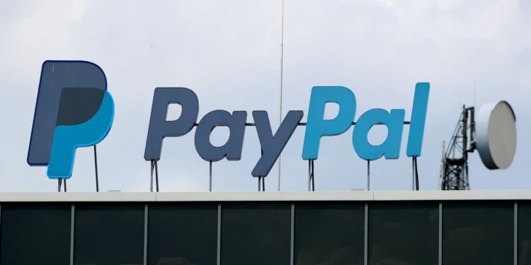 Πρόταση-μαμούθ για την εξαγορά της Paypal – Πάνω από 53 δισ. δολάρια προσφέρουν Stripe και Advent