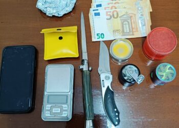Αμφιλοχία: Πιάστηκε για ναρκωτικά και όπλα μετά από έλεγχο σε δέμα (ΦΩΤΟ)