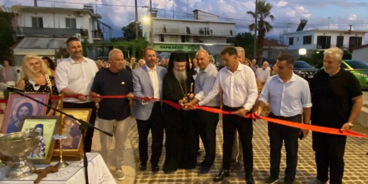 Εγκαινιάστηκε η πλατεία της Κάτω Δάφνης