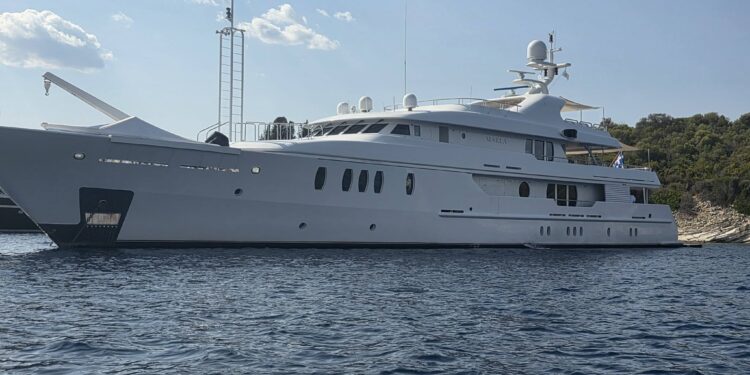 Το νέο «hot spot» του Ιονίου –Τα superyachts και οι «επώνυμοι» που ανακαλύπτουν την Πάλαιρο!