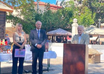 Το Θέρμο τίμησε τον ευεργέτη του – Η πλατεία «Πλατανιών» πήρε το όνομα του Κωνσταντίνου Αθ. Βασιλόπουλου
