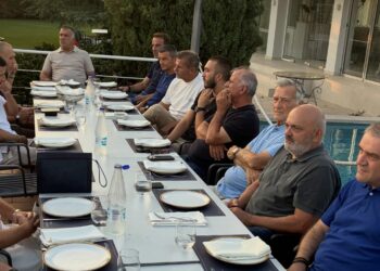 Δείπνο “συσπείρωσης” στον Παναιτωλικό με παρόντα τον Φώτη Κωστούλα