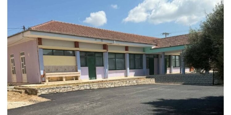 Άγιος Νικόλαος Βόνιτσας: Ασφαλτοστρώθηκε το προαύλιο του σχολείου – Παρέμβαση με επίκεντρο τα παιδιά