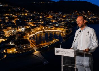 Φαρμάκης από τη Ναύπακτο: «Η ιστορία και η τέχνη συναντήθηκαν κάτω από την πανσέληνο»
