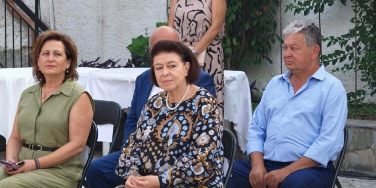 Στην Ι. Μ. του Αγίου Ιωάννη Προδρόμου στη Βομβοκού Ναυπακτίας η Λίνα Μενδώνη