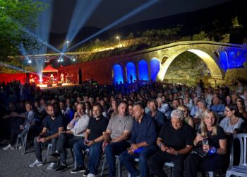 Νεκτάριος Φαρμάκης: «Οι λίμνες και τα βουνά δεν χωρίζουν τους τόπους. Τους ενώνουν»