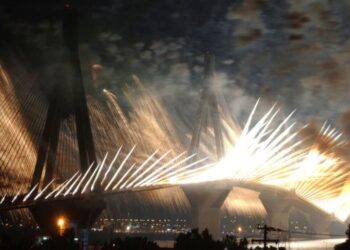 22 χρόνια από τα εγκαίνια της γέφυρας Ρίου-Αντιρρίου: Αντέχει πρόσκρουση με δεξαμενόπλοιο, τυφώνες και κόστισε 800 εκατ. ευρώ