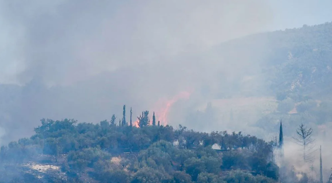 Σύγκρουση δύο ελικοπτέρων πυρόσβεσης στo μέτωπο της Δυτικής Αττικής
