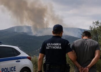Σύλληψη στο Ξηρόμερο για πυρκαγιά σε υπαίθριο χώρο