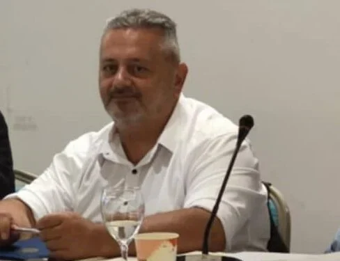Από “νεκροθάφτης” του ΠΑΣΟΚ… σε επίσημο ζωοδότη της Νέας Δημοκρατίας