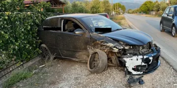 Αγρίνιο: Σφοδρή σύγκρουση δύο ΙΧ στη Νέα Αβόρανη – Από θαύμα δεν σημειώθηκαν τραυματισμοί (ΦΩΤΟ)
