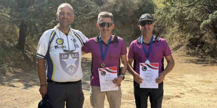 Χρυσό και ασημένιο για Σιαπλαούρα και Καζάκο στην Πρακτική Σκοποβολή