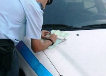 Ναύπακτος: Ο αστυνομικός έλεγχος του αυτοκινήτου τους “έκαψε”…