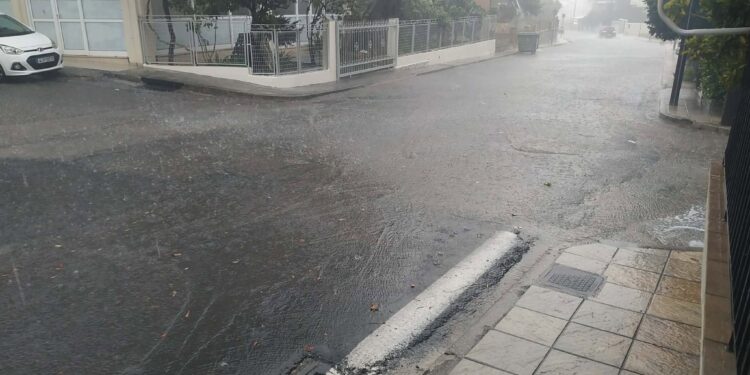Ξαφνική και απίστευτης έντασης χαλαζόπτωση στο Αγρίνιο (ΦΩΤΟ – ΒΙΝΤΕΟ)