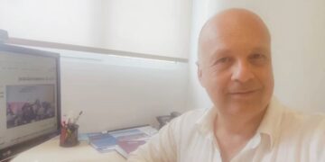 Πολλές ευχές, εκπλήξεις και… πολιτικό ενδιαφέρον για τον Σταύρο Καραγκούνη