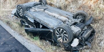 Αμφιλοχία: Από θαύμα σώθηκε οικογένεια από το Αγρίνιο – Διαλύθηκε το Ι.Χ. μετά από αλλεπάλληλες τούμπες (ΦΩΤΟ – ΒΙΝΤΕΟ)