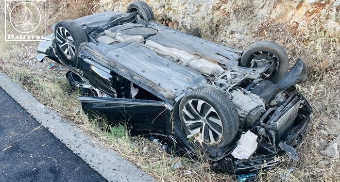 Αμφιλοχία: Από θαύμα σώθηκε οικογένεια από το Αγρίνιο – Διαλύθηκε το Ι.Χ. μετά από αλλεπάλληλες τούμπες (ΦΩΤΟ – ΒΙΝΤΕΟ)