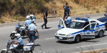 Αντίρριο: Επεισοδιακή σύλληψη τριών ατόμων για ναρκωτικά – Κατασχέθηκε κοκαΐνη, έκρυψαν σε θάμνους κιτ φαρμακείου με μεγάλο χρηματικό ποσό