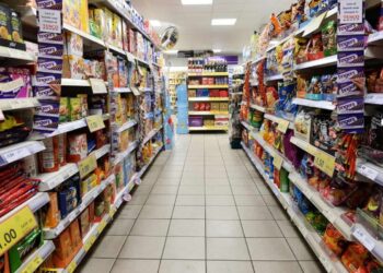 Μύτικας: «Επιδρομή» σε σούπερ μάρκετ – Αφαίρεσαν προϊόντα και «σήκωσαν» το καταγραφικό