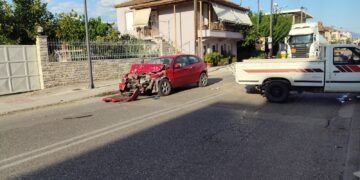 Σοκαριστικό τρακάρισμα στο Παναιτώλιο – Δείτε πως έγινε το αυτοκίνητο από τη σύγκρουση! (ΦΩΤΟ)