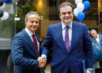 Κ.Πιερρακάκης προς εμπόρους (ΕΣΕΕ): «Είμαστε εδώ για να αξιοποιήσουμε κάθε δυνατότητα χρηματοδότησης. Δουλειά της Πολιτείας είναι να αφαιρεί εμπόδια και να βελτιώνει την καθημερινότητα στις εμπορικές επιχειρήσεις»