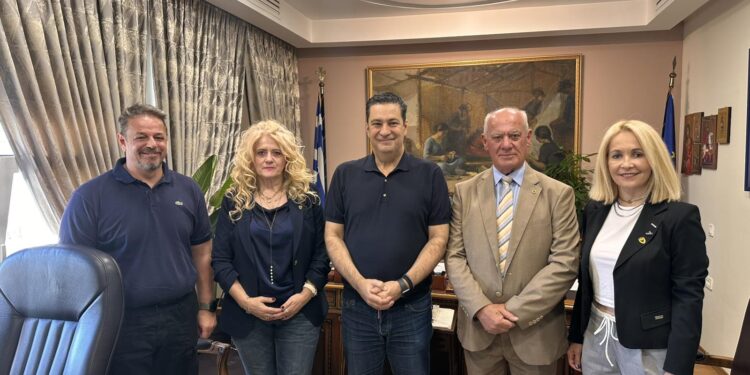 Εθιμοτυπική επίσκεψη του Προεδρείου της ΕΑΑΣ στον Δήμαρχο Αγρινίου