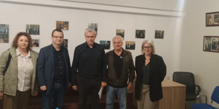 Συνάντηση εργαζομένων στις ΔΟΥ με Καραγκούνη και Ζαμπαρά για τις αλλαγές στις υπηρεσίες