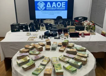 “Το Χωριάτικο”: Έρευνες και συλλήψεις και στο Αγρίνιο για την πολύκροτη υπόθεση – Η ανακοίνωση της Αστυνομίας (ΦΩΤΟ – ΒΙΝΤΕΟ)