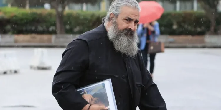 Τέμπη: «Είχε παράξενα εγκαύματα στο σώμα και μύριζε χημικά», κατέθεσε ο πατέρας του Κυπριανού Παπαϊωάννου